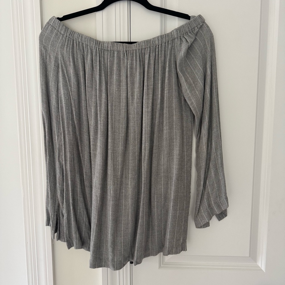 Cloth & Stone Gray Striped Off-Shoulder Blouse size Small